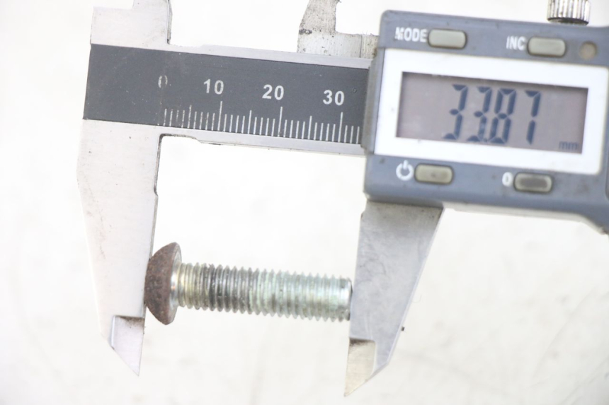 photo de TORNILLO DEL DISCO DE FRENO PEUGEOT GEOPOLIS RS 125 (2007 - 2009) - Zoom estado de uso