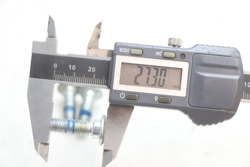 photo de TORNILLO DEL DISCO DE FRENO VASTRO GP 2T 50 (2013 - 2017) - Primer plano técnico