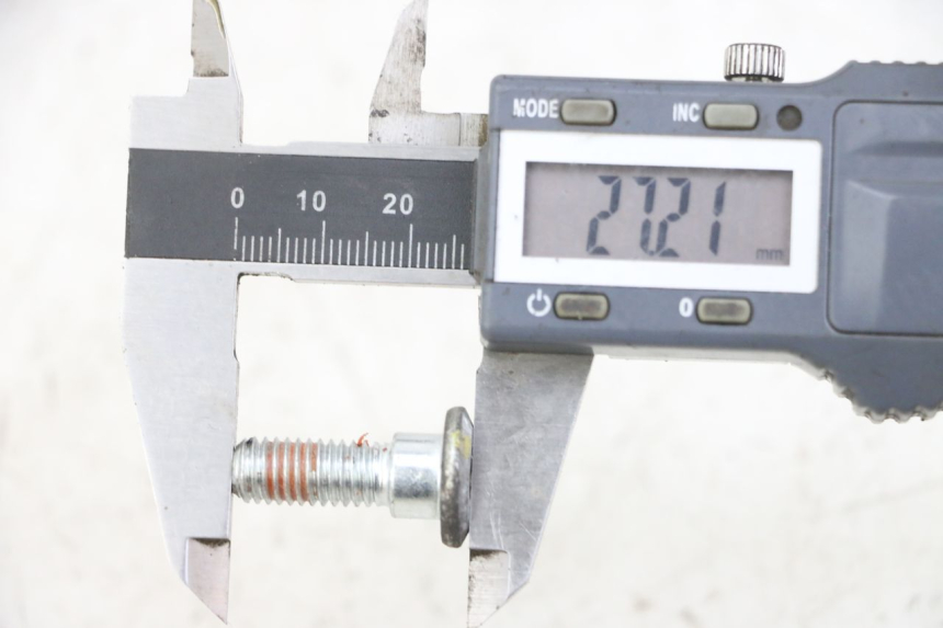 photo de TORNILLO DEL DISCO DE FRENO HONDA FORZA 125 (2021 - 2025) - Primer plano técnico