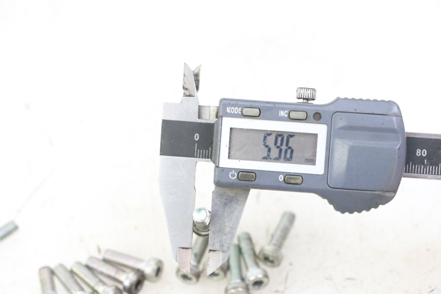 photo de TORNILLO DEL DISCO DE FRENO KEEWAY K-LIGHT KLIGHT 125 (2018 - 2025) - Otra perspectiva