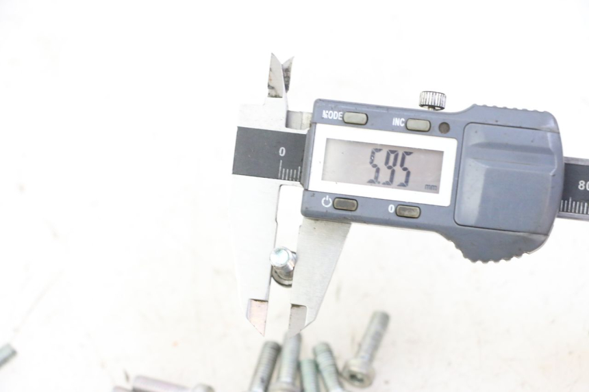 photo de TORNILLO DEL DISCO DE FRENO KEEWAY K-LIGHT KLIGHT 125 (2018 - 2025) - Primer plano técnico