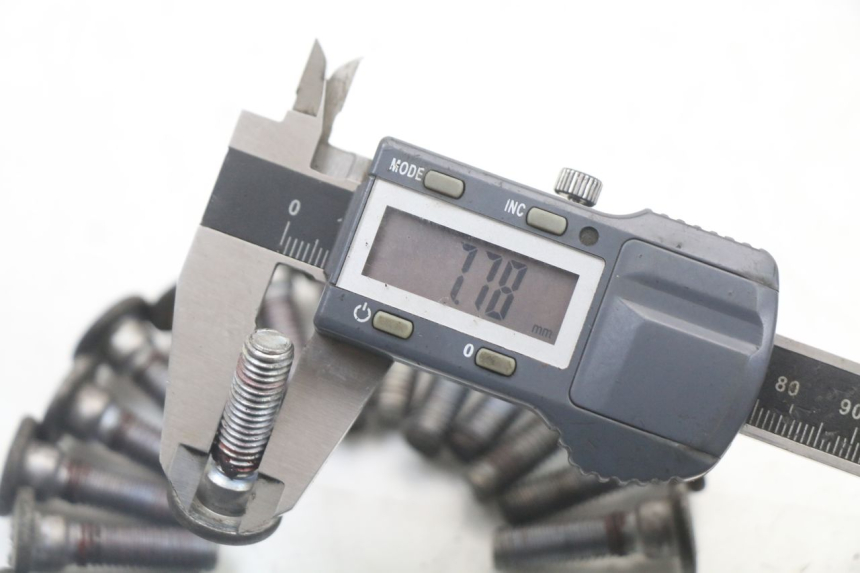 photo de TORNILLO DEL DISCO DE FRENO KAWASAKI GTR 1000 (1994 - 2004) - Otra perspectiva