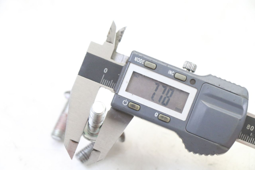 photo de TORNILLO DEL DISCO DE FRENO PEUGEOT KISBEE 2T 50 (2018 - 2022) - Primer plano técnico