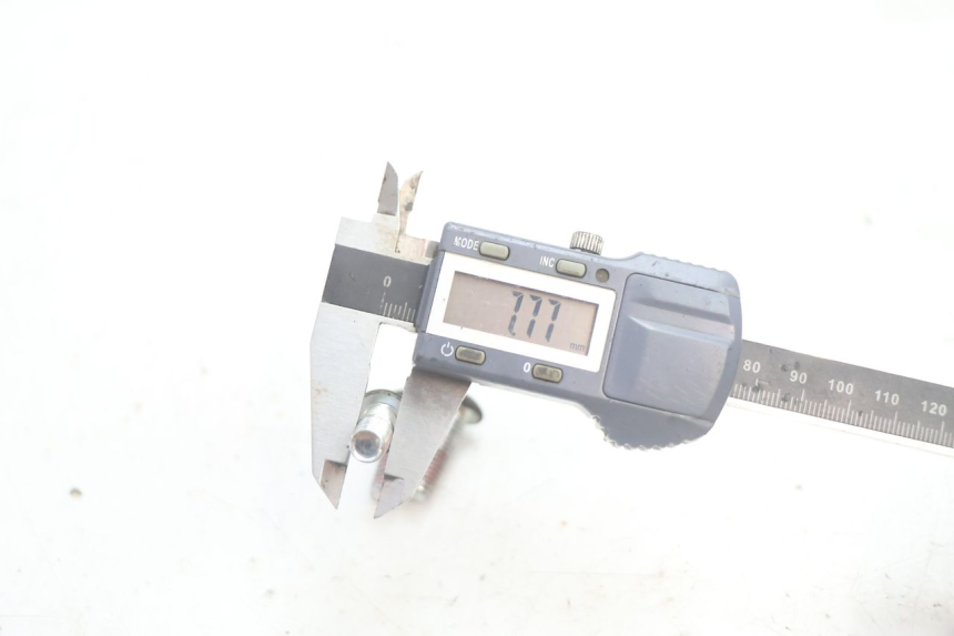 photo de TORNILLO DEL DISCO DE FRENO PEUGEOT KISBEE 2T 50 (2010 - 2017) - Primer plano técnico