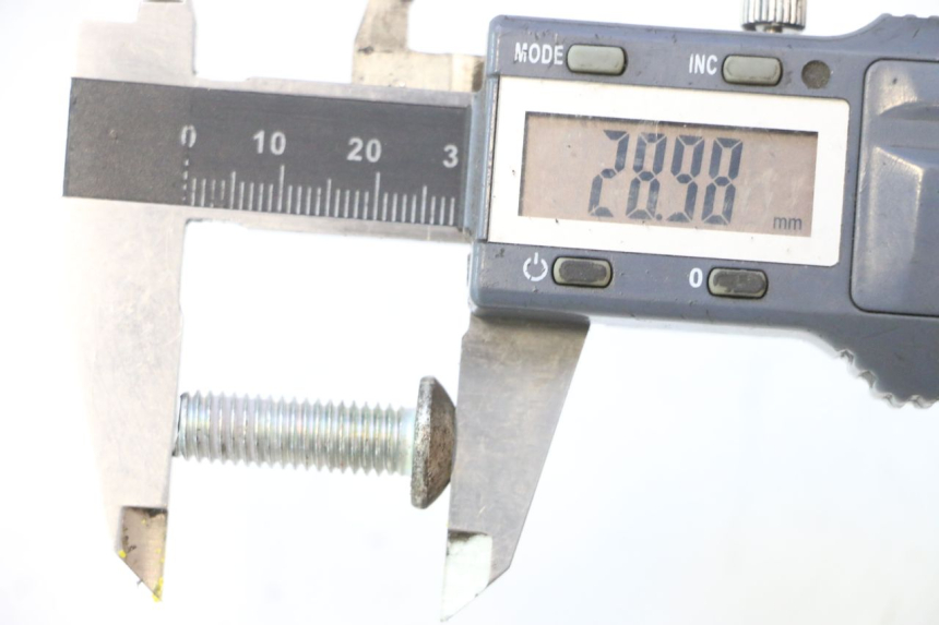 photo de TORNILLO DEL DISCO DE FRENO PEUGEOT KISBEE 4T 50 (2023 - 2026) - Zoom estado de uso