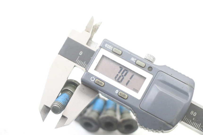 photo de TORNILLO DEL DISCO DE FRENO KYMCO PEOPLE S 125 (2000 - 2008) - Primer plano técnico