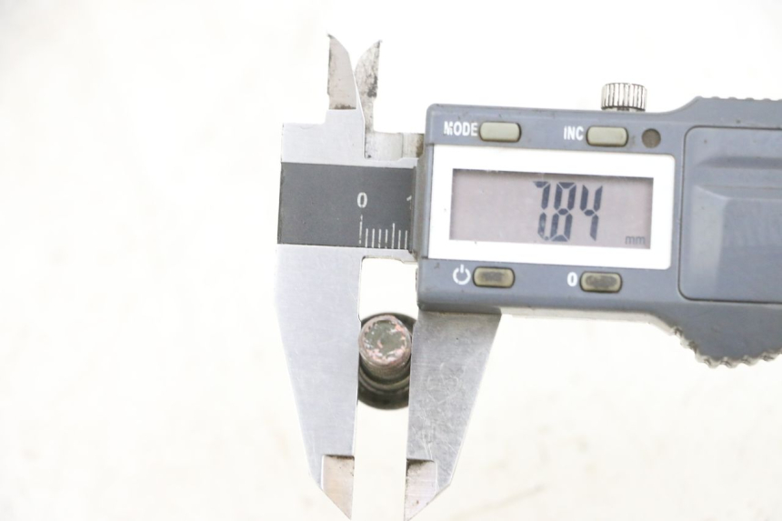 photo de TORNILLO DEL DISCO DE FRENO KYMCO LIKE 125 (2009 - 2016) - Otra perspectiva