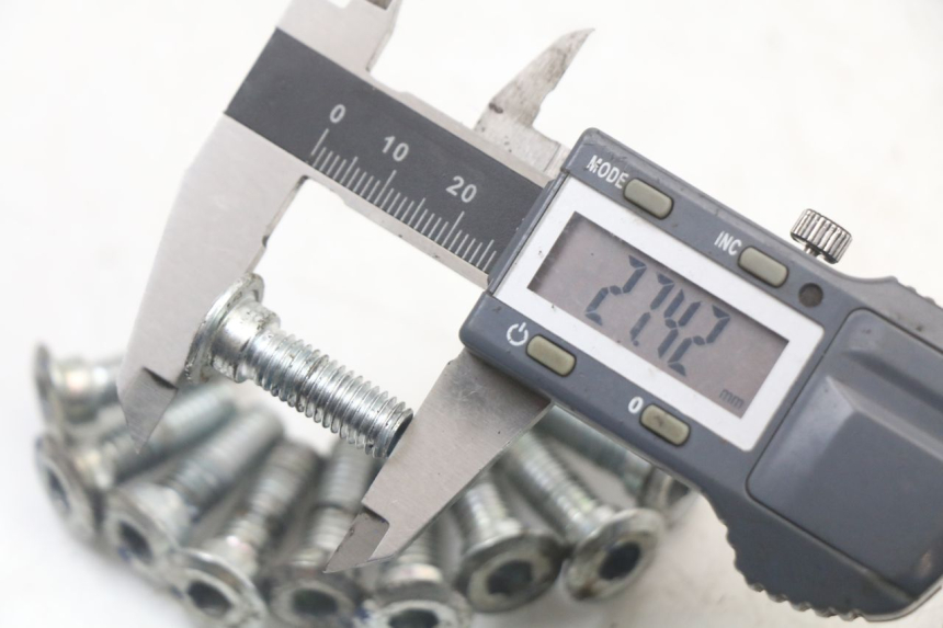 photo de TORNILLO DEL DISCO DE FRENO MASAI SCRAMBLER SPORT 125 (2021 - 2025) - Zoom estado de uso