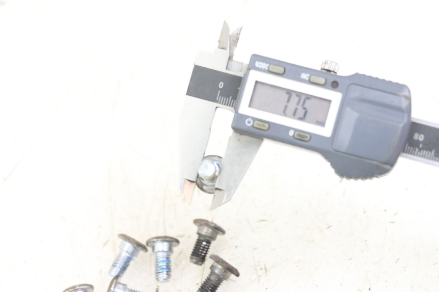 photo de TORNILLO DEL DISCO DE FRENO MASAI XL 50 (2012 - 2019) - Zoom estado de uso