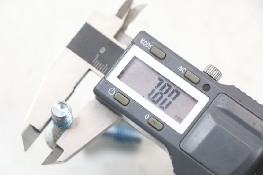 photo de TORNILLO DEL DISCO DE FRENO MASH LEGEND'R 4T 50 (2021 - 2025) - Otra perspectiva