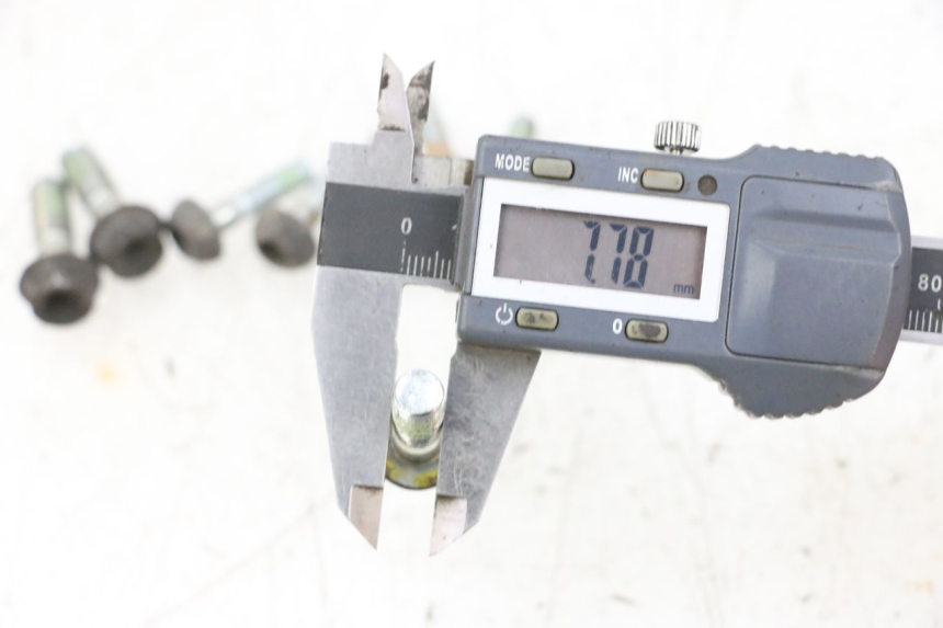 photo de TORNILLO DEL DISCO DE FRENO HONDA NSR R 125 (1994 - 2003) - Otra perspectiva