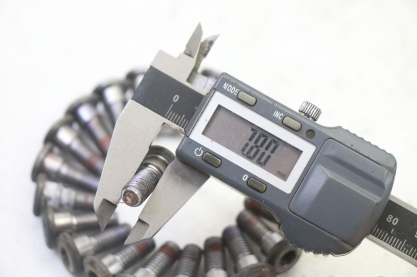 photo de TORNILLO DEL DISCO DE FRENO HONDA NTV DEAUVILLE 650 (2001 - 2006) - Otra perspectiva