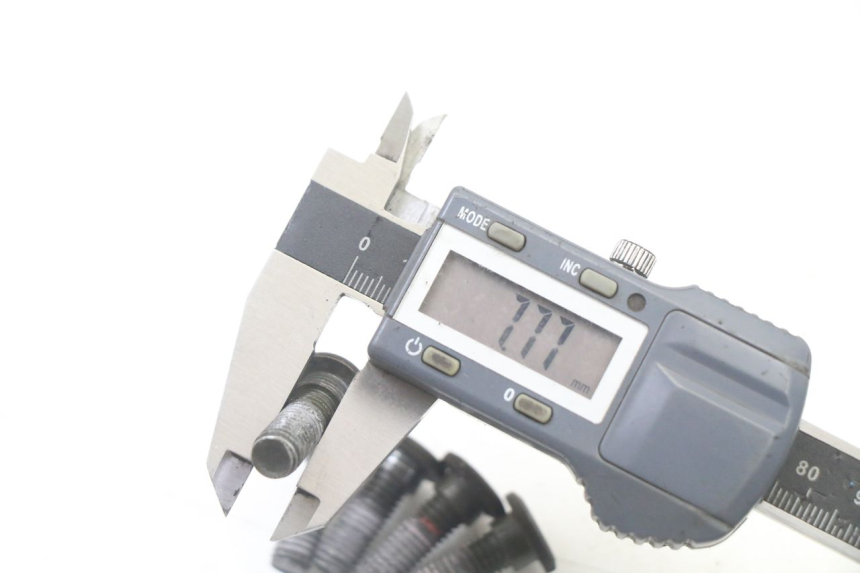 photo de TORNILLO DEL DISCO DE FRENO SYM ORBIT III 3 4T 50 (2021 - 2025) - Primer plano técnico