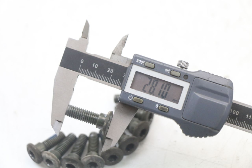 photo de TORNILLO DEL DISCO DE FRENO PEUGEOT BELVILLE 125 (2017 - 2021) - Zoom estado de uso