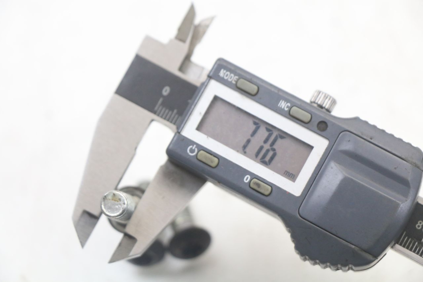 photo de TORNILLO DEL DISCO DE FRENO PEUGEOT KISBEE 2T 50 (2010 - 2017) - Primer plano técnico