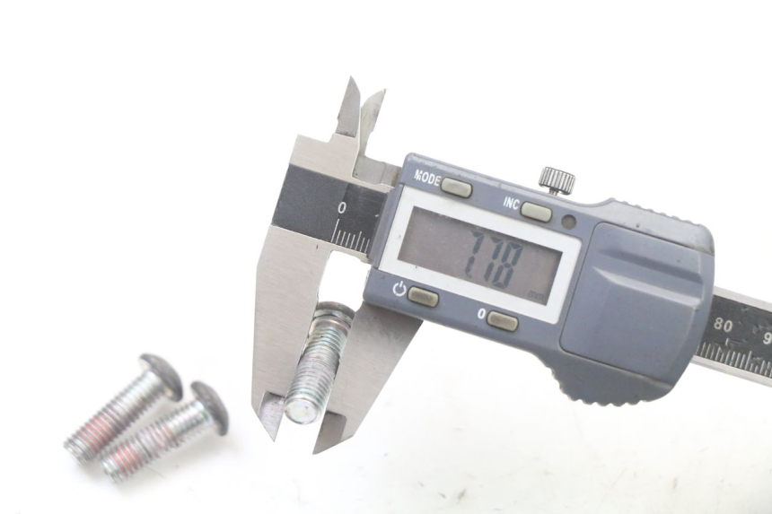 photo de TORNILLO DEL DISCO DE FRENO PEUGEOT STREETZONE I 2T 50 (2018 - 2020) - Primer plano técnico