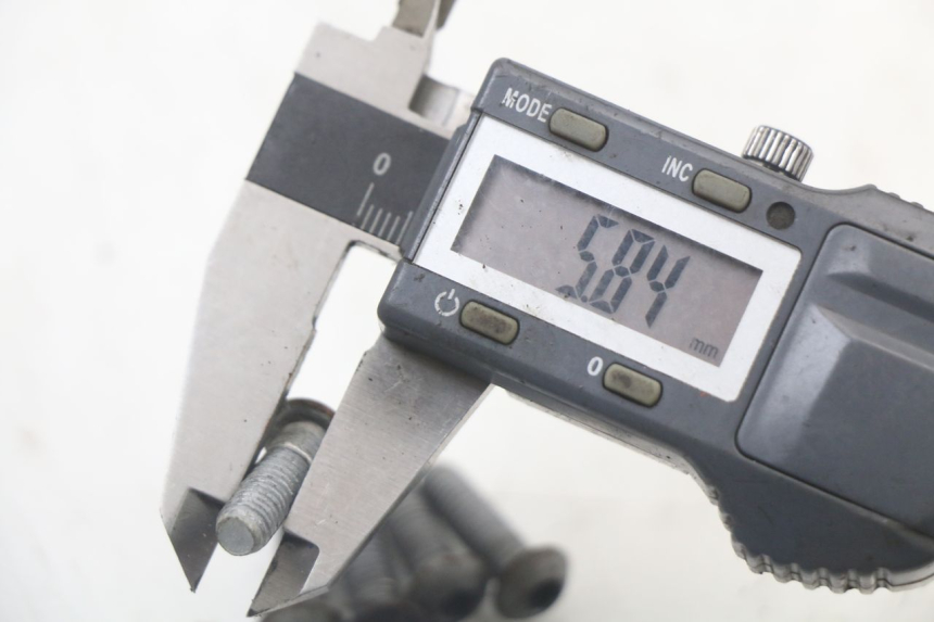 photo de TORNILLO DEL DISCO DE FRENO PIAGGIO BEVERLY 125 (1998 - 2005) - Otra perspectiva