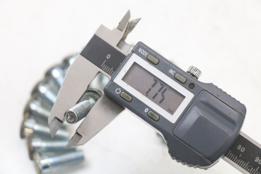 photo de TORNILLO DEL DISCO DE FRENO REGAL RAPTOR SPYDER 125 (2010 - 2018) - Otra perspectiva