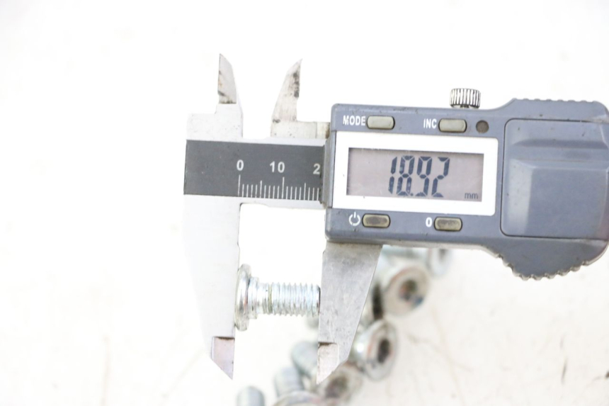 photo de TORNILLO DEL DISCO DE FRENO APOLLO RFZ 125 - Detalle de la pieza