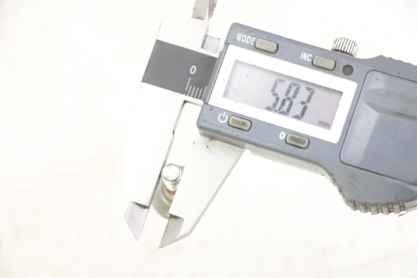 photo de TORNILLO DEL DISCO DE FRENO ROYAL ENFIELD HYMALAYAN 410 (2016 - 2023) - Zoom estado de uso