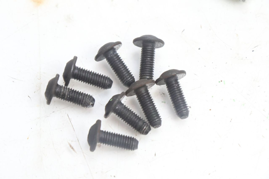 photo de TORNILLO DEL DISCO DE FRENO PEUGEOT SATELIS 125 (2013 - 2018) - Otra vista del artículo
