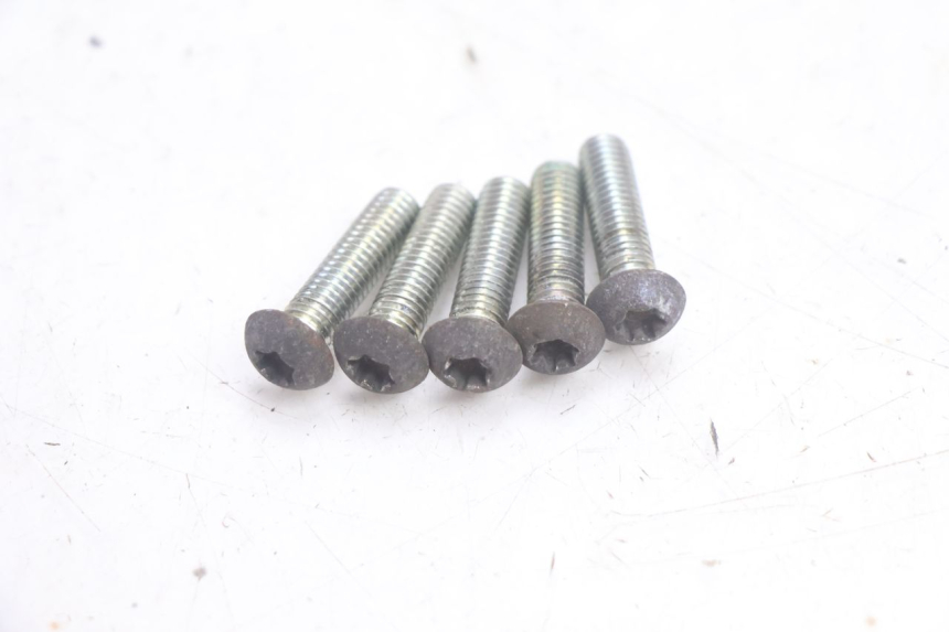 photo de TORNILLO DEL DISCO DE FRENO PEUGEOT SATELIS 125 (2013 - 2018) - Primer plano técnico