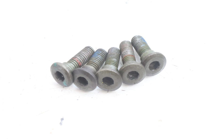 photo de TORNILLO DEL DISCO DE FRENO HONDA SH 125 (2001 - 2003) - Primer plano técnico