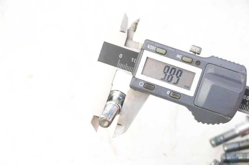 photo de TORNILLO DEL DISCO DE FRENO TRIUMPH SPRINT 900 (1995 - 1998) - Detalle de la pieza