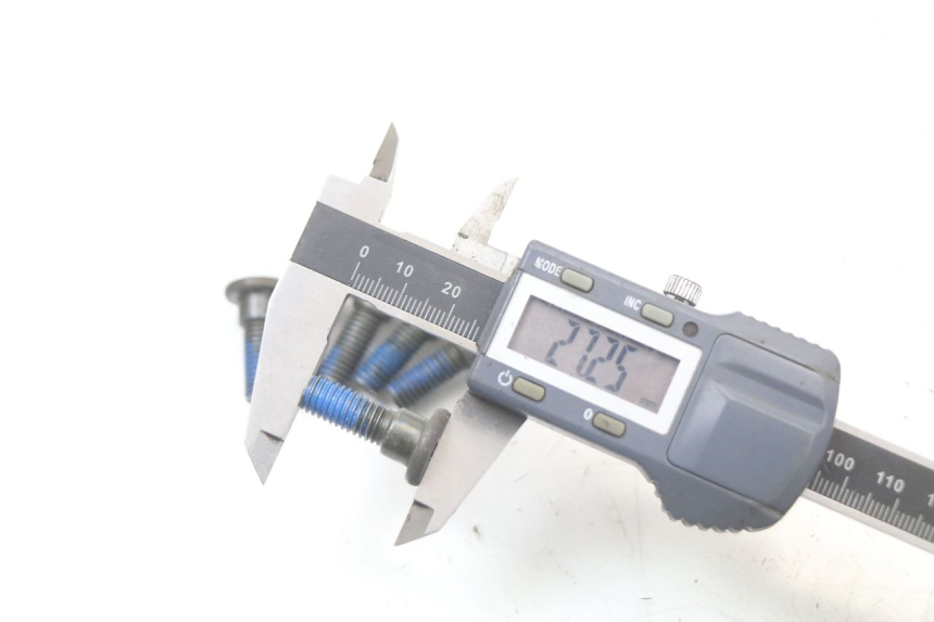 photo de TORNILLO DEL DISCO DE FRENO KYMCO SUPER 8 125 (2008 - 2015) - Otra perspectiva