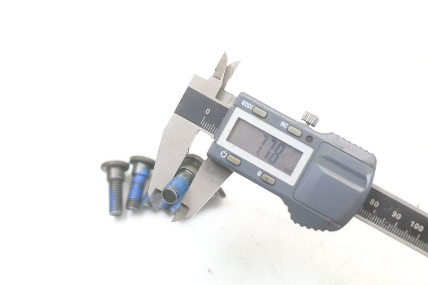 photo de TORNILLO DEL DISCO DE FRENO KYMCO SUPER 8 125 (2008 - 2015) - Primer plano técnico