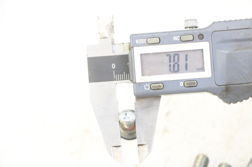 photo de TORNILLO DEL DISCO DE FRENO SUZUKI BURGMAN 125 (2018 - 2021) - Zoom estado de uso