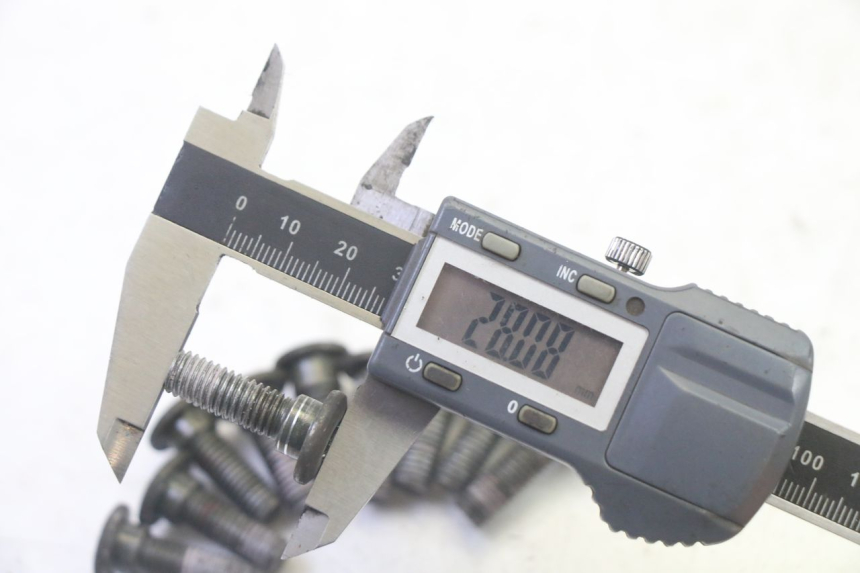 photo de TORNILLO DEL DISCO DE FRENO PEUGEOT TWEET PRO EFI 4T 50 (2021 - 2022) - Otra perspectiva