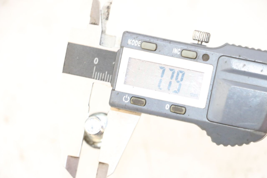 photo de TORNILLO DEL DISCO DE FRENO PEUGEOT V-CLIC VCLIC 50 (2007 - 2013) - Zoom estado de uso