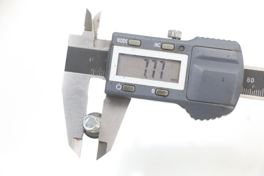 photo de TORNILLO DEL DISCO DE FRENO PEUGEOT VIVACITY NEW 4T 50 (2008 - 2017) - Primer plano técnico