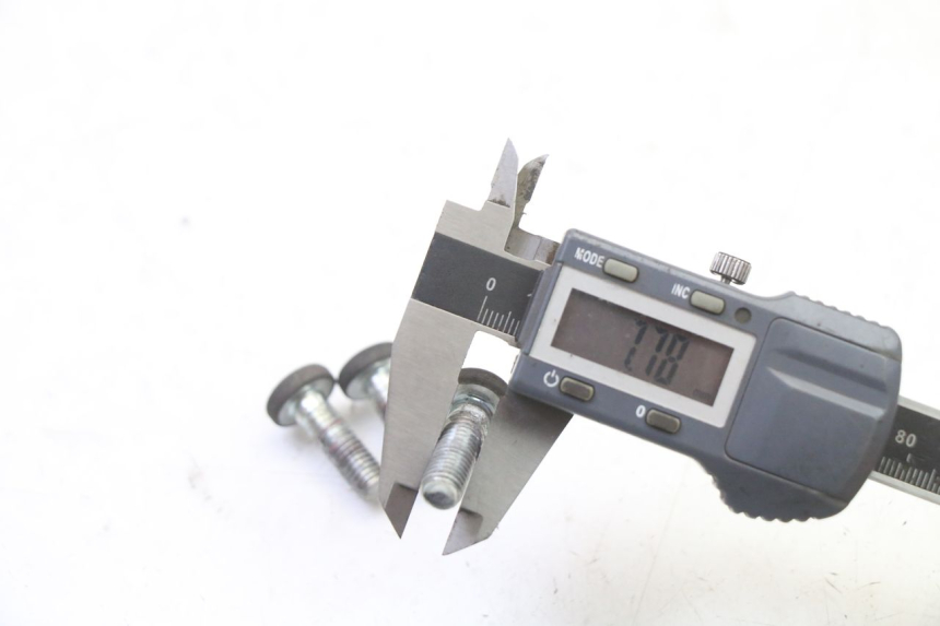 photo de TORNILLO DEL DISCO DE FRENO MBK WAAP 125 (2008 - 2013) - Primer plano técnico