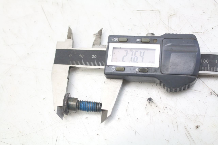 photo de TORNILLO DEL DISCO DE FRENO KYMCO X-CITING XCITING 400 (2014 - 2018) - Primer plano técnico