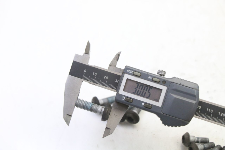 photo de TORNILLO DEL DISCO DE FRENO YAMAHA XJ6 ABS 600 (2008 - 2016) - Otra perspectiva