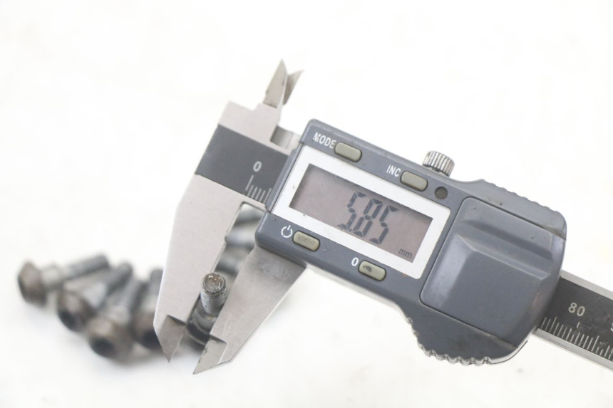 photo de TORNILLO DEL DISCO DE FRENO YAMAHA FZ1 FAZER 1000 (2007 - 2009) - Zoom estado de uso