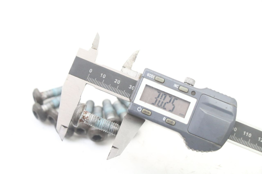 photo de TORNILLO DEL DISCO DE FRENO YAMAHA FZS FAZER 600 (2001 - 2003) - Otra perspectiva