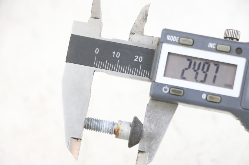 photo de TORNILLO DEL DISCO DE FRENO YAMAHA XJ6 600 (2008 - 2016) - Zoom estado de uso