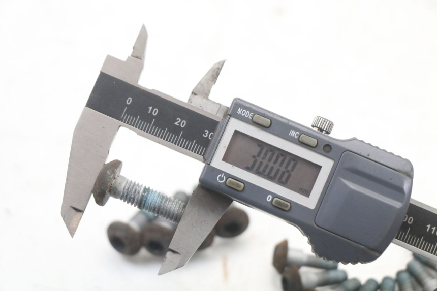 photo de TORNILLO DEL DISCO DE FRENO YAMAHA XJ6 ABS 600 (2008 - 2016) - Otra perspectiva