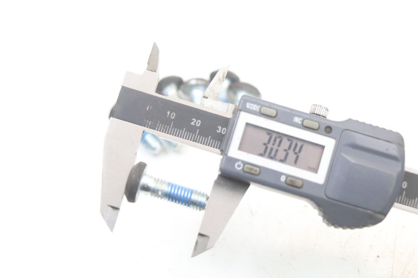 photo de TORNILLO DEL DISCO DE FRENO YAMAHA YP MAJESTY 125 (2002 - 2006) - Otra perspectiva