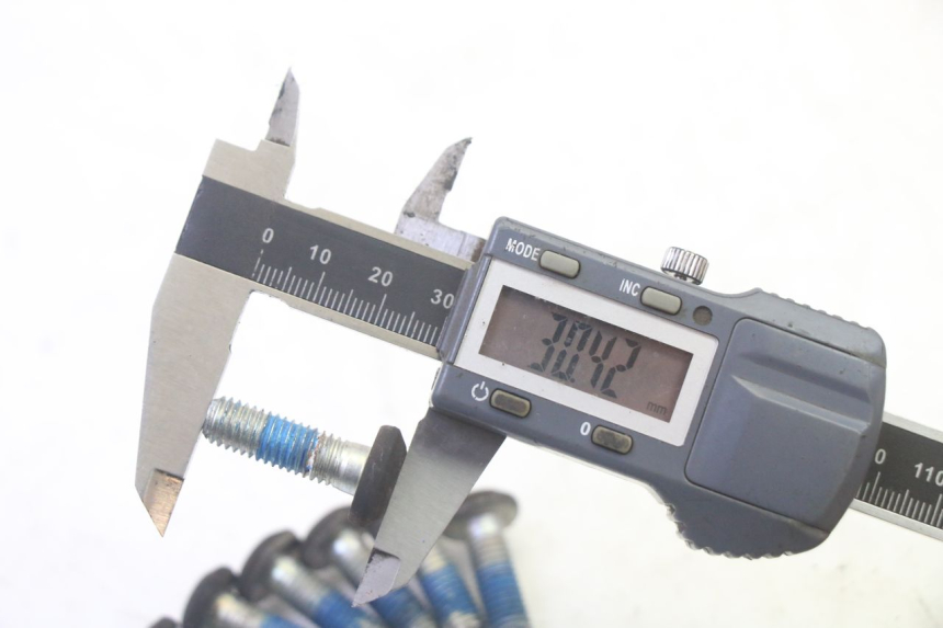 photo de DISCO DE FRENO YAMAHA YP MAJESTY 125 (2007 - 2010) - Primer plano técnico