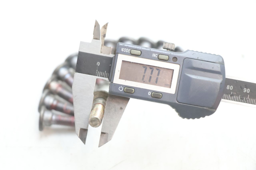 photo de TORNILLO DEL DISCO DE FRENO KAWASAKI ZX-6R ZX6R 600 (2000 - 2002) - Zoom estado de uso