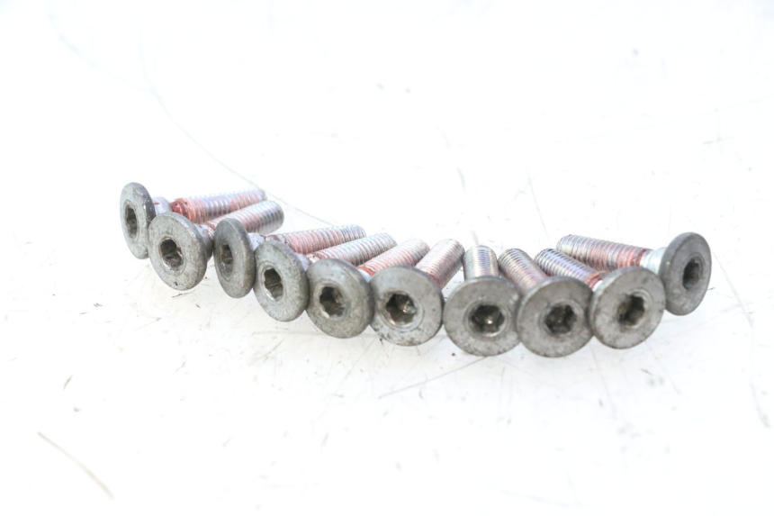 photo de TORNILLO DEL DISCO DE FRENO KAWASAKI ZZR 600 (1995 - 2004) - Otra perspectiva