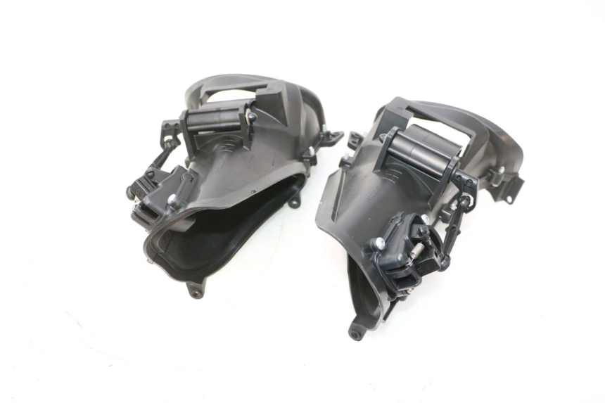 photo de COMPUERTAS DE AIRE HARLEY DAVIDSON ROAD GLIDE FLTRXSE 1920 (2018 - 2022) - Detalle de la pieza