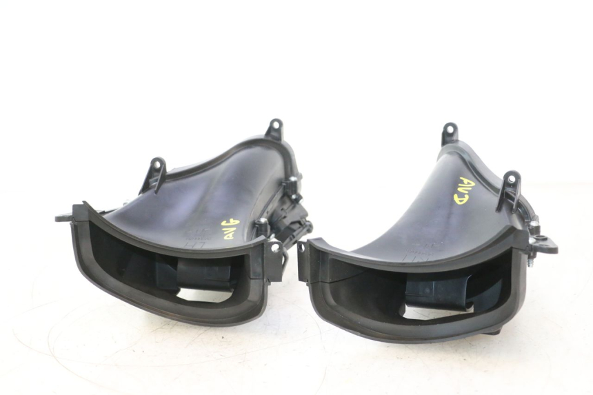 photo de COMPUERTAS DE AIRE HARLEY DAVIDSON ROAD GLIDE FLTRXSE 1920 (2018 - 2022) - Primer plano técnico
